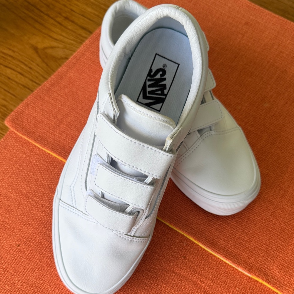 Vans Women’s Size 10 White Leather Velcro Sneakers Skate Classic - Picture 2 of 9